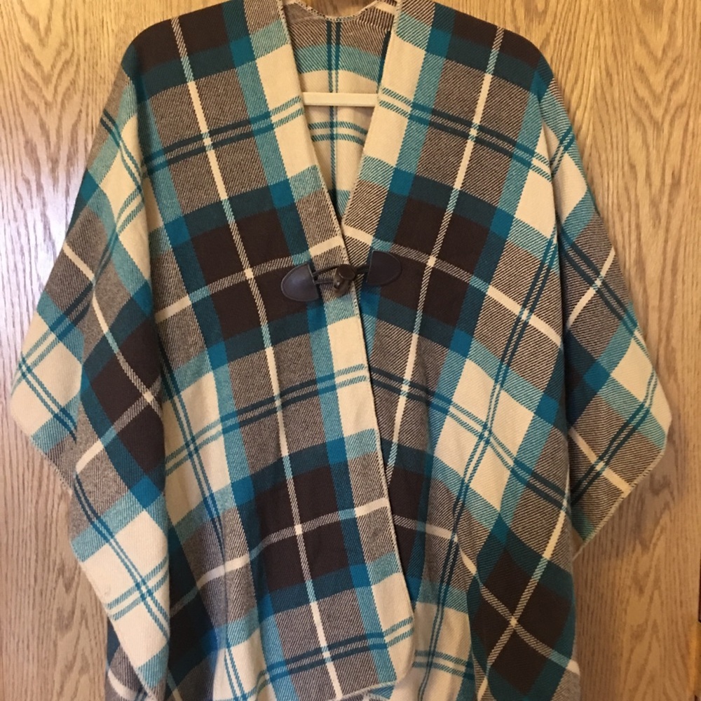 Flannel cape with toggle closure NWOT